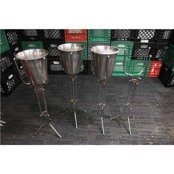 LOT DE 4 SUPPORT À VINS (1-SEAU MANQUANT)