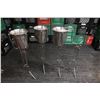 Image 1 : LOT DE 4 SUPPORT À VINS (1-SEAU MANQUANT)