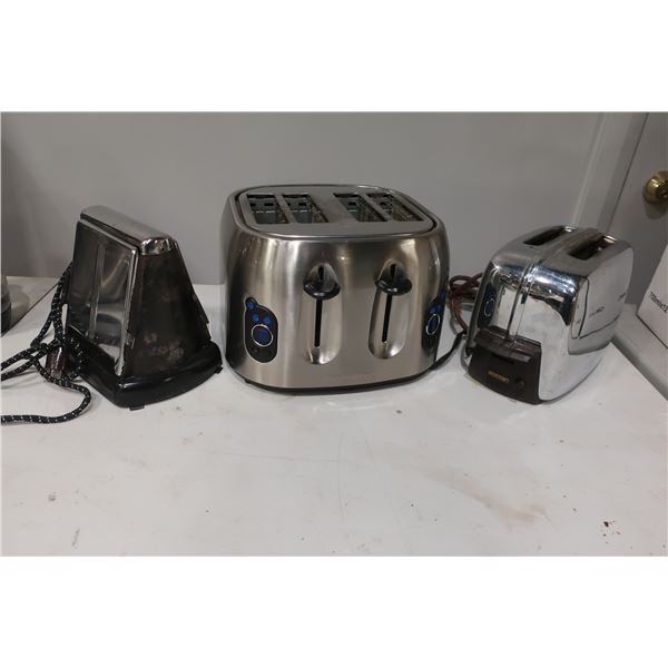 LOT DE 3 GRILLE-PAINS ASST