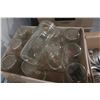 Image 4 : LOT DE +/- 70 MASON JARS
