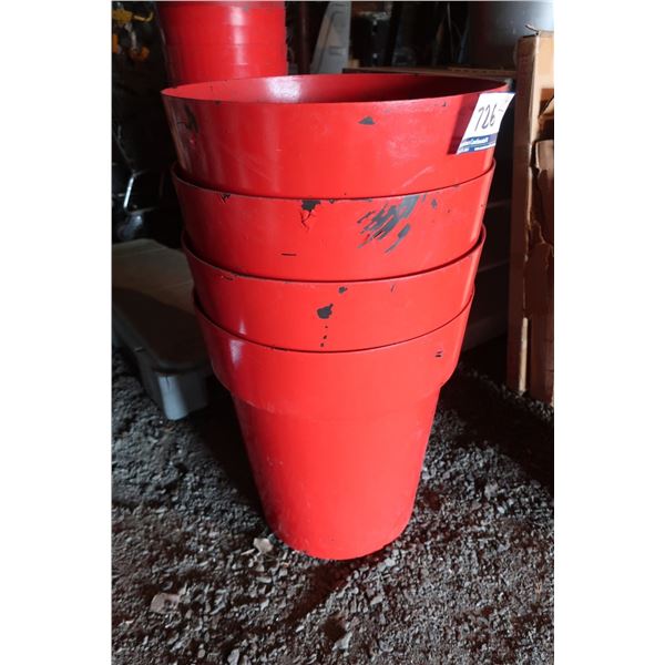 LOT DE 4 POTS EN PLASTIQUE 21"d.x23"h.