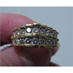 Size 7 1/4 Diamond Ring with 18 Diamonds (31)