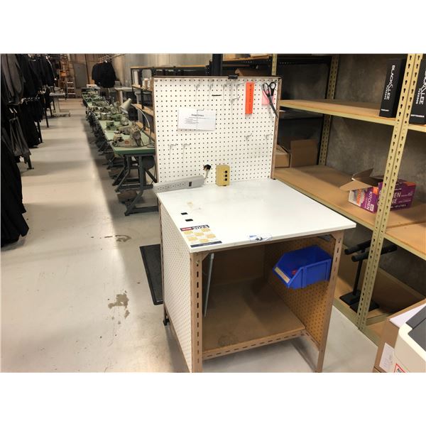 30"W INDUSTRIAL WORK BENCH