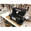 Image 2 : CHANDLER BUTTON SEWING MACHINE