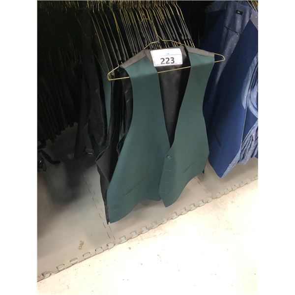 GREEN/BLACK VESTS APPROX 20 MIXED SIZES