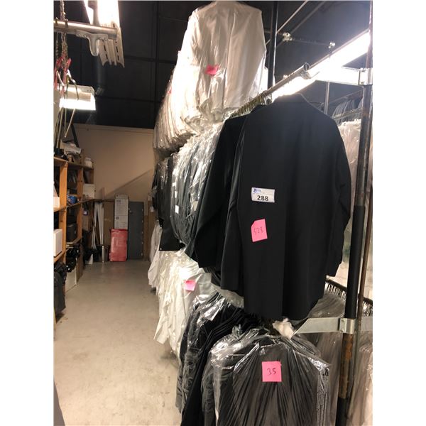 BLACK AND WHITE DRESS SHIRTS APPROX 520 MIXED SIZES