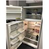 Image 2 : WHITE FRIGIDAIRE FRIDGE/FREEZER 31"X67"X30"