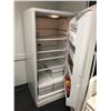 Image 2 : DANBY WHITE FRIDGE 30" X 66" X 30"