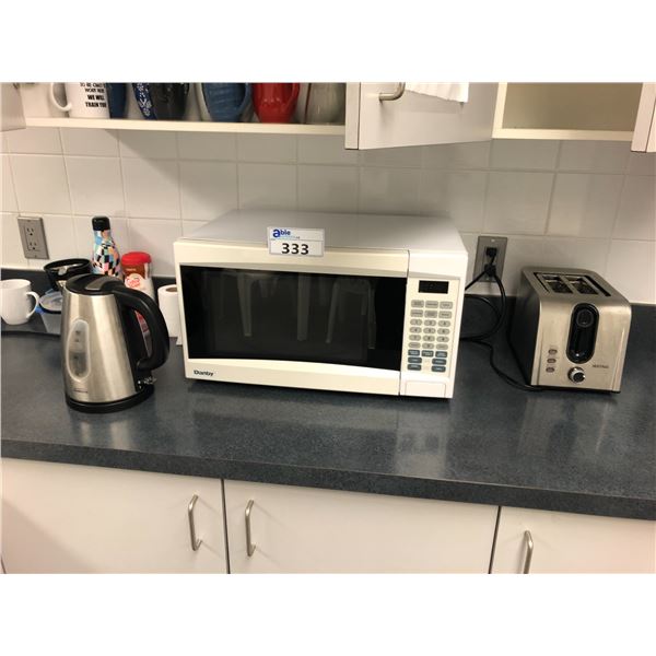 REMAINING CONTENTS OF LUNCHROOM INCLUDING SMALL APPLIANCES AND LUNCHROOM FURNITURE - BUILT IN