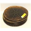 Image 1 : LOT OF 16 ALUMINUM 11" PERFORATED PIZZA PANS