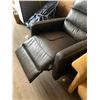 Image 5 : Brown Leather Electric Recliner Chair