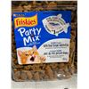 Image 2 : Friskies Party Mix Ocean White Fish Treats 3 x 454g