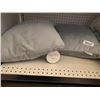 Image 1 : Lot of 2 Super Soft Signature Throw Cushions - Light Gray
