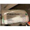 Image 2 : Calvin Klein Luxury Pillow Set - King Size