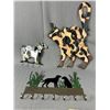 Image 2 : 4 Wall Hangers, 2 Metal Crafted