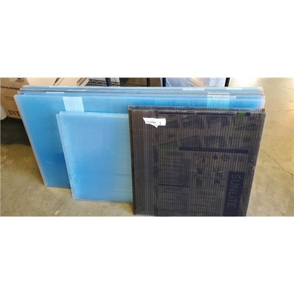 LOT OF CORRUGATED PLASTIC