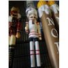 Image 4 : LOT OF NUTCRACKER STAUTES AND LAWN DECOR