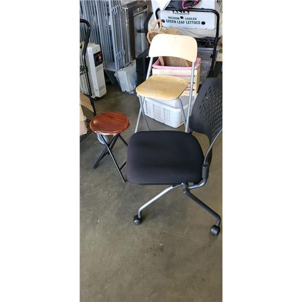 3 FOLDING STOOLS