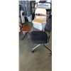 Image 1 : 3 FOLDING STOOLS