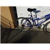 Image 2 : BLUE RALEIGH BIKE