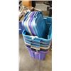 Image 2 : 6 STORAGE TOTES W/ LIDS