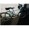 Image 3 : GREEN/WHITE NO NAME BIKE