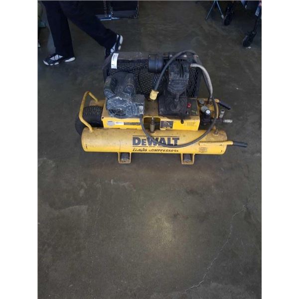 DEWALT DUAL TANK AIR COMPRESSOR W0RKING