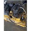 Image 3 : DEWALT DUAL TANK AIR COMPRESSOR W0RKING