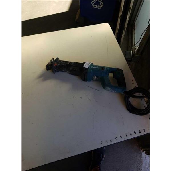 MAKITA RECIPROCATING SAW TESTED AND WORKING