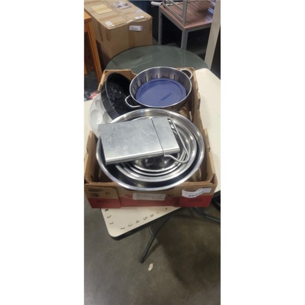 BOX OF KITCHEN ITEMS AND MIXING BOWLS