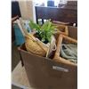 Image 2 : BOX OF WICKER BASKETS AND MORE