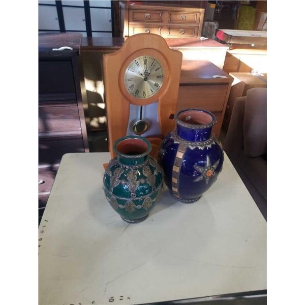 PENDULUM CLOCK AND 2 PORCELAIN VASES