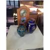 Image 1 : PENDULUM CLOCK AND 2 PORCELAIN VASES