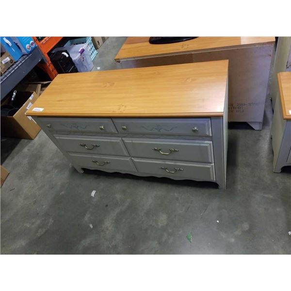 BROYHIL 6 DRAWER DRESSER