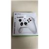 Image 2 : XBOX WIRELESS CONTROLLER ROBOT WHITE TESTED WORKING