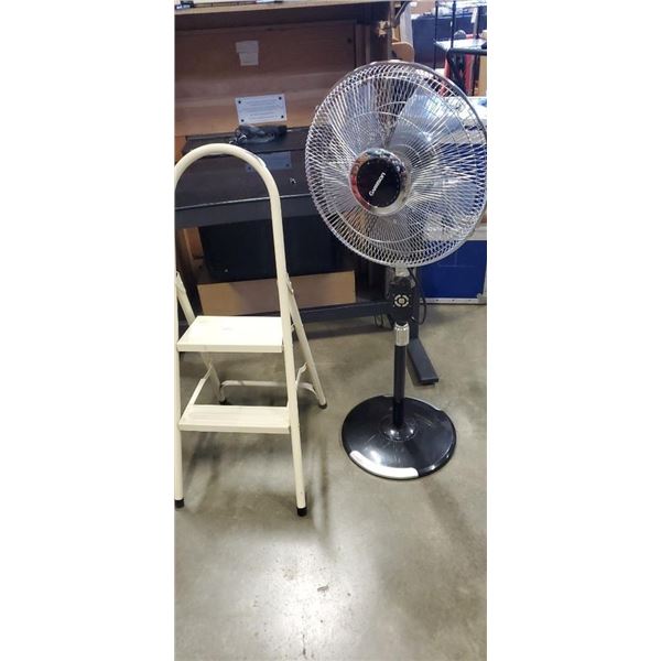 GARRISON METAL FLOOR FAN AND STEP STOOL