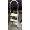 Image 2 : GARRISON METAL FLOOR FAN AND STEP STOOL