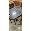 Image 2 : MODERN DINING TABLE W/ 4 CHAIRS