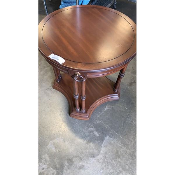 ROUND DEILCRAFT END TABLE