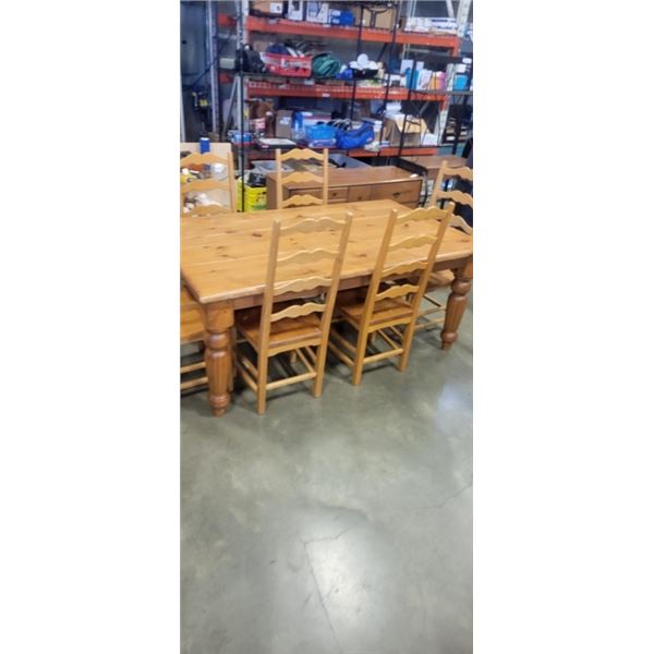 SOLID PINE DINING TABLE W/ 6 CHAIRS - 2 ARE CAPTAIN CHAIRS