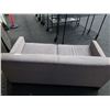 Image 9 : BUTTON BACK SOFA