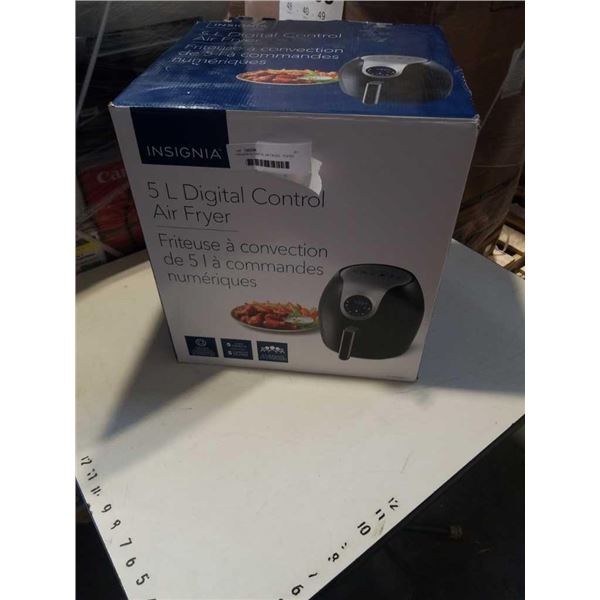 INSIGNIA 5L DIGITAL AIR FRYER - TESTED WORKING - RETAIL $229