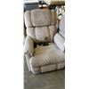 Image 1 : LAZYBOY ELECTRIC RECLINING CHAIR