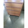 Image 2 : VINTAGE 4 DRAWER DRESSER