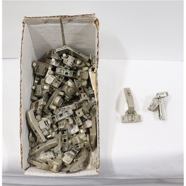 SMALL FLAT OF MULTIPLE ASSORTED EURO HINGES