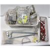 Image 1 : LOT OF MULTIPLE ASSORTED HARDWARE ITEMS