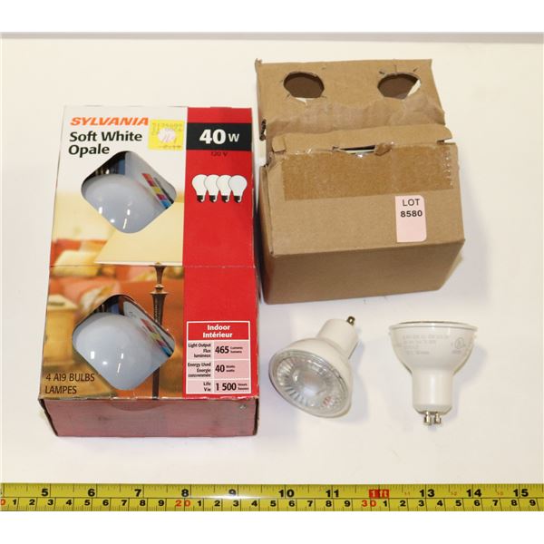 X4 SYLVANIA 40W LIGHTBULBS +2 7W LIGHTBULBS