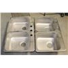 Image 1 : 30X20X6-1/2" 2 DRAIN STAINLESS STEEL SINK