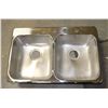 Image 1 : 31X18X9" STAINLESS STEEL SINK