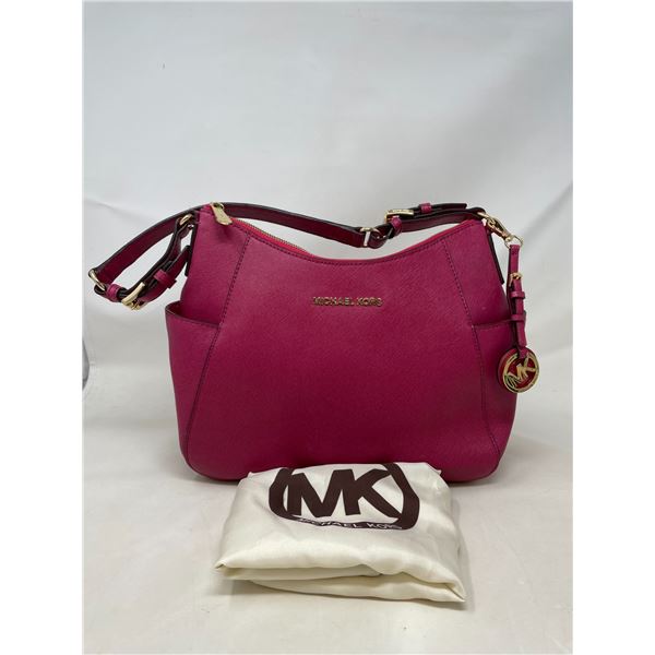 Like New Michael Kors Purse (Fuchsia)
